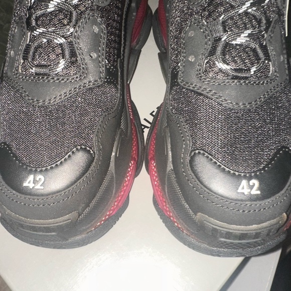 Brand new men’s BALENCIAGA Triple as sneakers in EU 42 - Picture 4 of 5